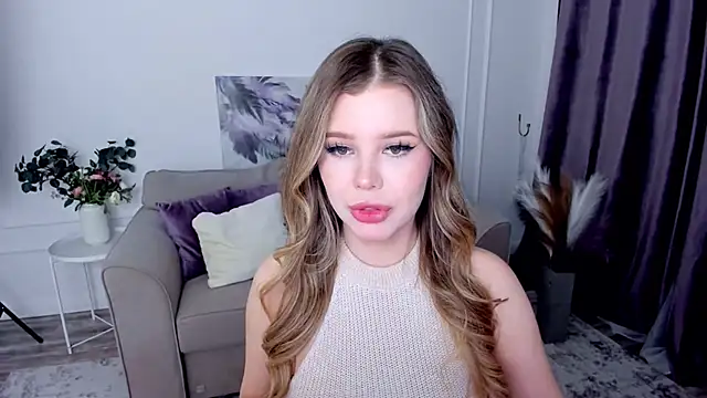 FollowLovee online show from 10.04.25