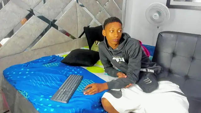 EvaxEmma online show from 01.15.26