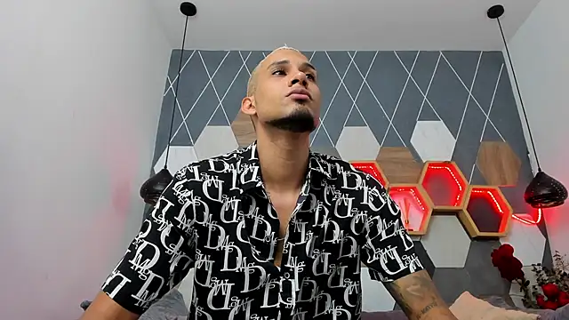 Snapshot of MagnusFrost chatting on 01.23.25 MagnusFrost online show from 01.23.25