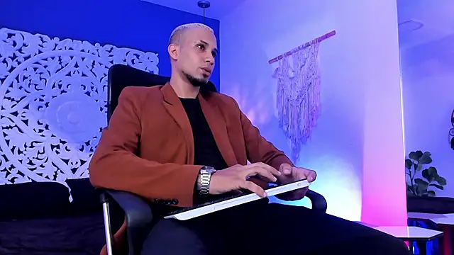 Snapshot of MagnusFrost chatting on 01.23.25 MagnusFrost online show from 01.23.25