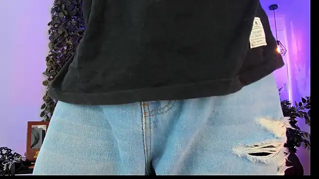 Snapshot of MagnusFrost chatting on 01.24.25 MagnusFrost online show from 01.24.25