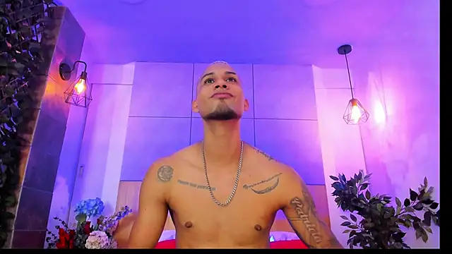 Snapshot of MagnusFrost chatting on 01.25.25 MagnusFrost online show from 01.25.25