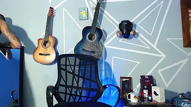 Snapshot of MagnusFrost chatting on 02.04.25 MagnusFrost online show from 02.04.25