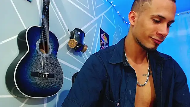 Snapshot of MagnusFrost chatting on 02.18.25 MagnusFrost online show from 02.18.25