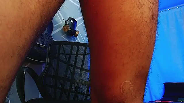 Snapshot of MagnusFrost chatting on 02.18.25 MagnusFrost online show from 02.18.25