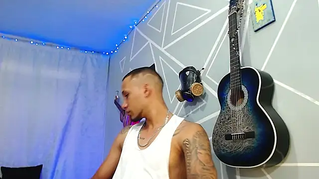 Snapshot of MagnusFrost chatting on 02.21.25 MagnusFrost online show from 02.21.25