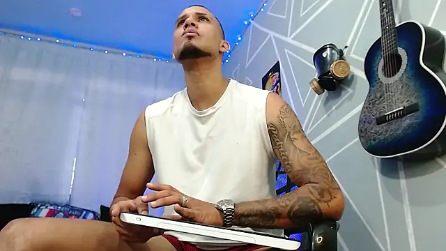 Snapshot of MagnusFrost chatting on 03.03.25 MagnusFrost online show from 03.03.25