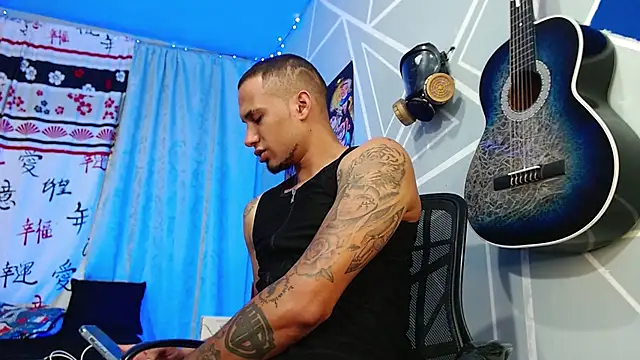 Snapshot of MagnusFrost chatting on 03.18.25 MagnusFrost online show from 03.18.25