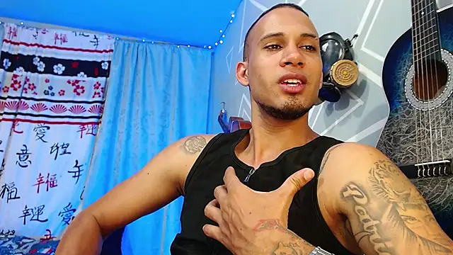 Snapshot of MagnusFrost chatting on 03.19.25 MagnusFrost online show from 03.19.25