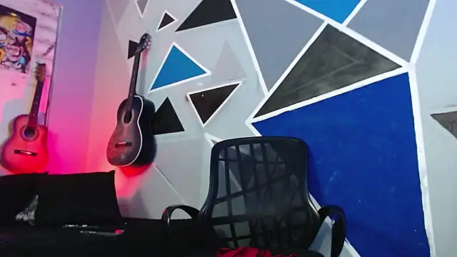 Snapshot of MagnusFrost chatting on 09.26.25 MagnusFrost online show from 09.26.25