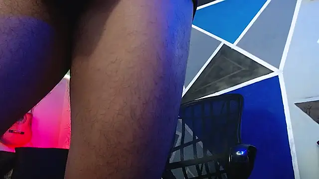 Snapshot of MagnusFrost chatting on 10.01.25 MagnusFrost online show from 10.01.25