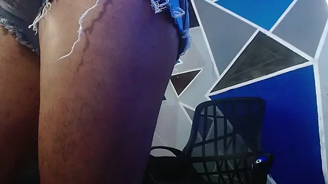 Snapshot of MagnusFrost chatting on 10.10.25 MagnusFrost online show from 10.10.25