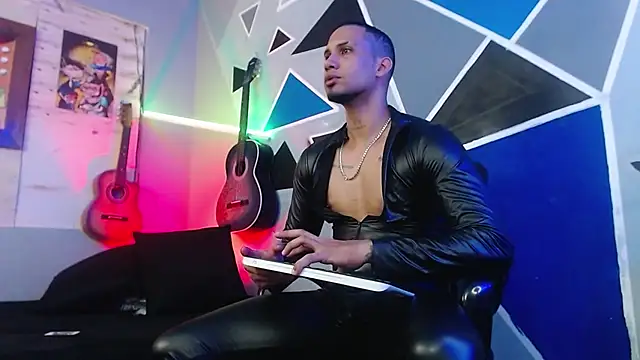 Snapshot of MagnusFrost chatting on 10.15.25 MagnusFrost online show from 10.15.25