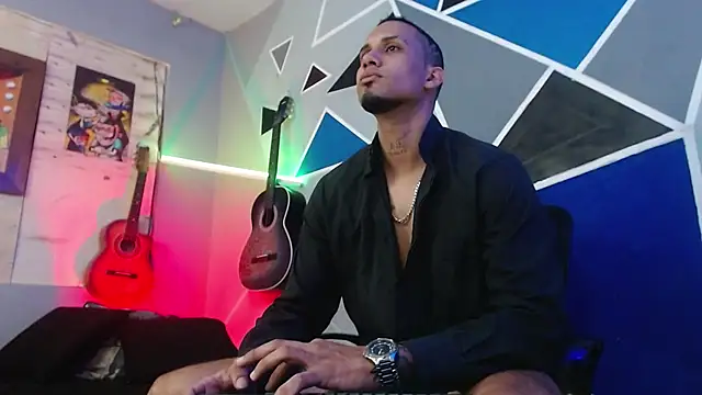 Snapshot of MagnusFrost chatting on 10.18.25 MagnusFrost online show from 10.18.25