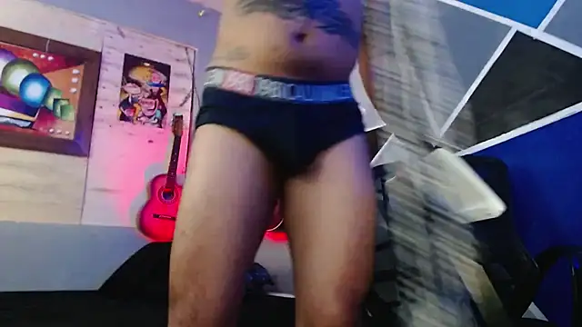 Snapshot of MagnusFrost chatting on 11.01.25 MagnusFrost online show from 11.01.25