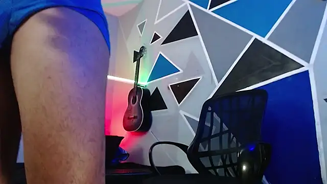 Snapshot of MagnusFrost chatting on 11.14.25 MagnusFrost online show from 11.14.25