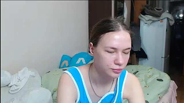 Snapshot of leila_bambi_ chatting on 01.15.25 leila bambi online show from 01.15.25