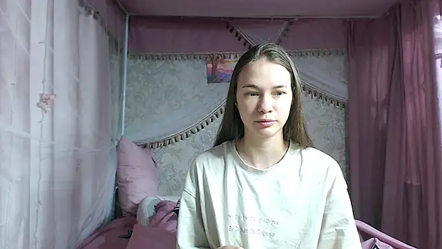 Snapshot of leila_bambi_ chatting on 11.27.25 leila bambi online show from 11.27.25