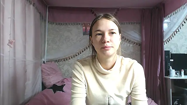 Snapshot of leila_bambi_ chatting on 12.01.25 leila bambi online show from 12.01.25