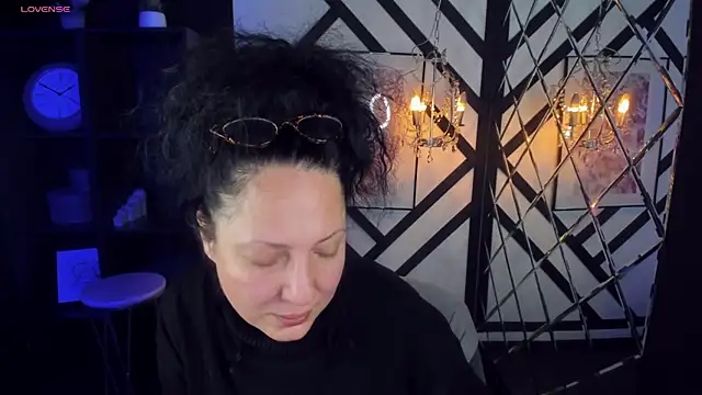 Snapshot of Anita_Muse chatting on 12.29.24 Anita Muse online show from 12.29.24