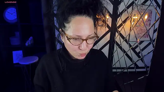 Snapshot of Anita_Muse chatting on 12.30.24 Anita Muse online show from 12.30.24