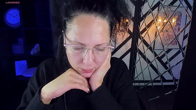 Snapshot of Anita_Muse chatting on 12.30.24 Anita Muse online show from 12.30.24