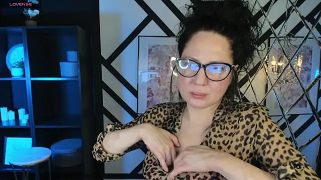 Snapshot of Anita_Muse chatting on 11.22.25 Anita Muse online show from 11.22.25