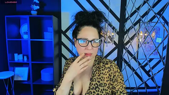 Snapshot of Anita_Muse chatting on 11.28.25 Anita Muse online show from 11.28.25