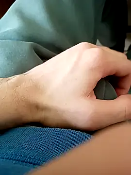 Snapshot of NudeYogaBoy chatting on 03.05.25 NudeYogaBoy online show from 03.05.25