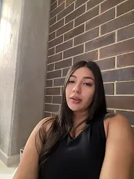 Latina vanessa online show from 04.22.26