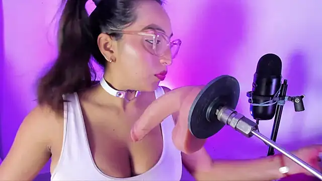 Snapshot of Leticia_brownn1 chatting on 09.14.25 Leticia brownn1 online show from 09.14.25