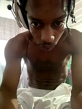 Snapshot of Larry-n-clouds chatting on 12.16.25 Larry-n-clouds online show from 12.16.25