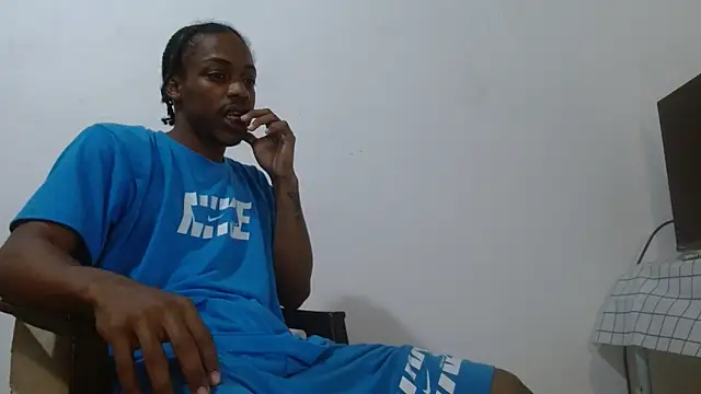 Snapshot of Larry-n-clouds chatting on 02.15.26 Larry-n-clouds online show from 02.15.26