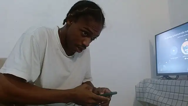 Snapshot of Larry-n-clouds chatting on 02.18.26 Larry-n-clouds online show from 02.18.26