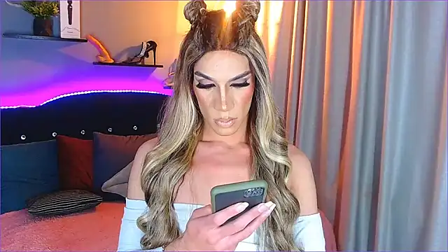 camila hootie online show from 12.24.24