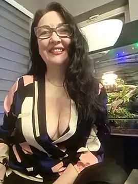 Snapshot of CamilleDesire chatting on 12.16.24 CamilleDesire online show from 12.16.24