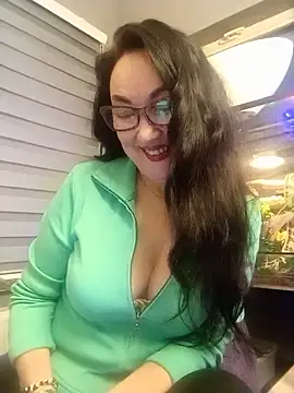 Snapshot of CamilleDesire chatting on 12.23.24 CamilleDesire online show from 12.23.24