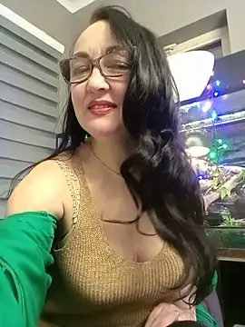 Snapshot of CamilleDesire chatting on 01.18.25 CamilleDesire online show from 01.18.25