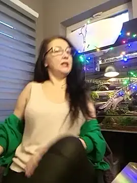 Snapshot of CamilleDesire chatting on 02.06.25 CamilleDesire online show from 02.06.25