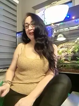 Snapshot of CamilleDesire chatting on 02.28.25 CamilleDesire online show from 02.28.25