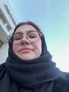 Snapshot of RinaCat chatting on 12.17.24 RinaCat online show from 12.17.24