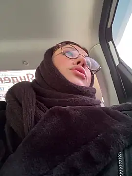 Snapshot of RinaCat chatting on 12.18.24 RinaCat online show from 12.18.24