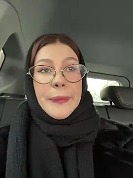 Snapshot of RinaCat chatting on 12.19.24 RinaCat online show from 12.19.24