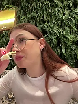 Snapshot of RinaCat chatting on 12.27.24 RinaCat online show from 12.27.24