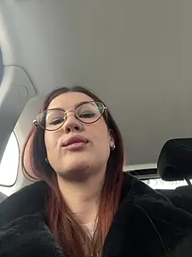 Snapshot of RinaCat chatting on 01.05.25 RinaCat online show from 01.05.25