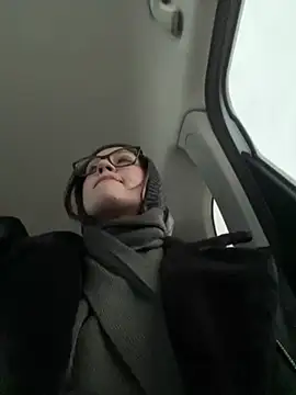 Snapshot of RinaCat chatting on 01.21.25 RinaCat online show from 01.21.25