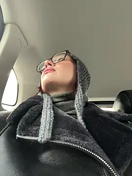 Snapshot of RinaCat chatting on 01.26.25 RinaCat online show from 01.26.25