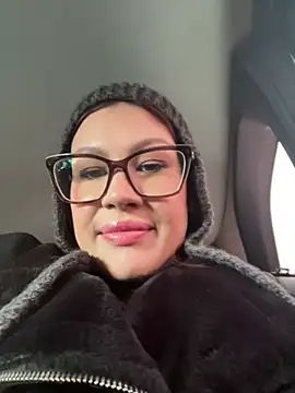 Snapshot of RinaCat chatting on 01.28.25 RinaCat online show from 01.28.25