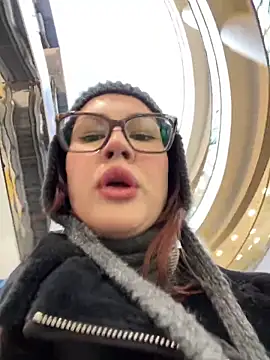 Snapshot of RinaCat chatting on 02.08.25 RinaCat online show from 02.08.25