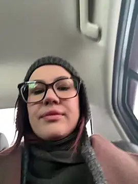 Snapshot of RinaCat chatting on 02.09.25 RinaCat online show from 02.09.25